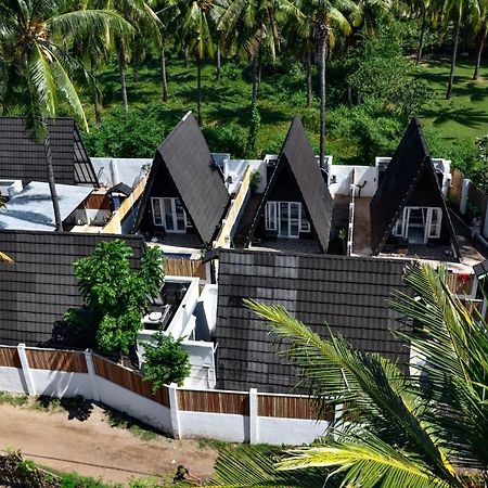 Sanctum Dive Bungalows With Private Pool Gili Trawangan Exterior photo